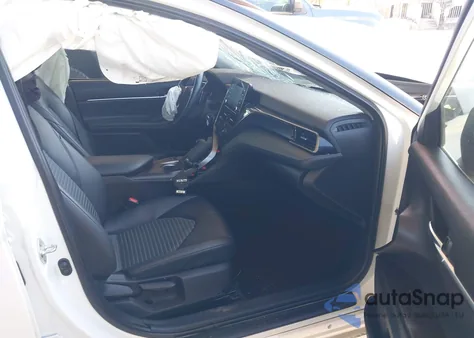 2022 Toyota Camry Se z USA, uszkodzony, nr VIN 4T1G11AKXNU019457